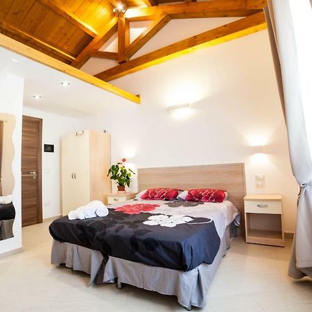 B&B Villa Marsico ฟาแลร์นา ภายนอก รูปภาพ